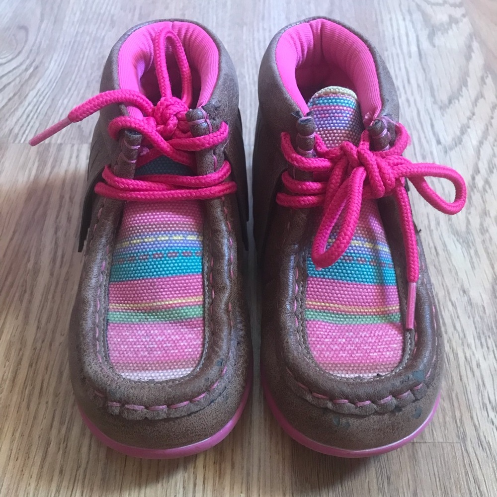 Twister girls shoe